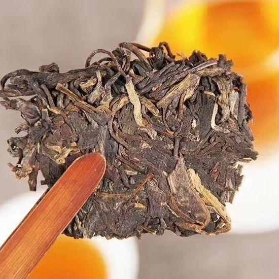2004 Year Yunnan Raw Pu-erh Tea Cake Yiwu Mahei Aged Puerh Raw Tea Cake 357g