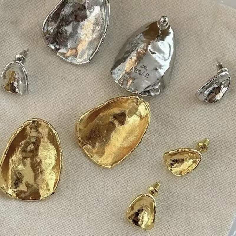 Cercei Stud Neregulați Wind Blogger pentru Femei, Handmade, Textură Model Ciocănit, Cercei Simpli cu Temperament Versatil