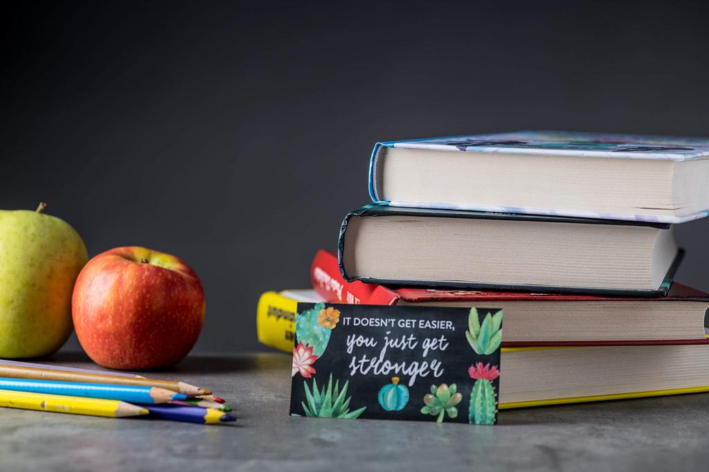 DIVERSEBEE 50 pakke assorterte inspirasjonskort Motiverende vennlighet Mininotat Oppmuntrende Mindfulness Bekreftelseskortsett med 50 unike sitater