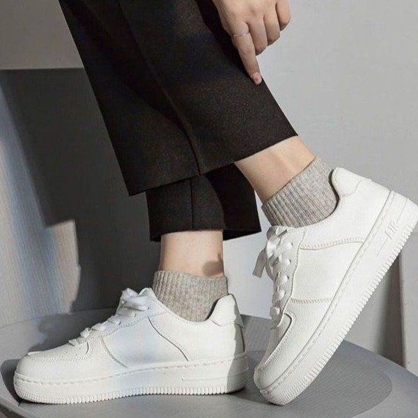 

Женские однотонные белые кроссовки на платформе - Осенние повседневные на шнуровке, с круглым носком, спортивная обувь с увеличением роста 38