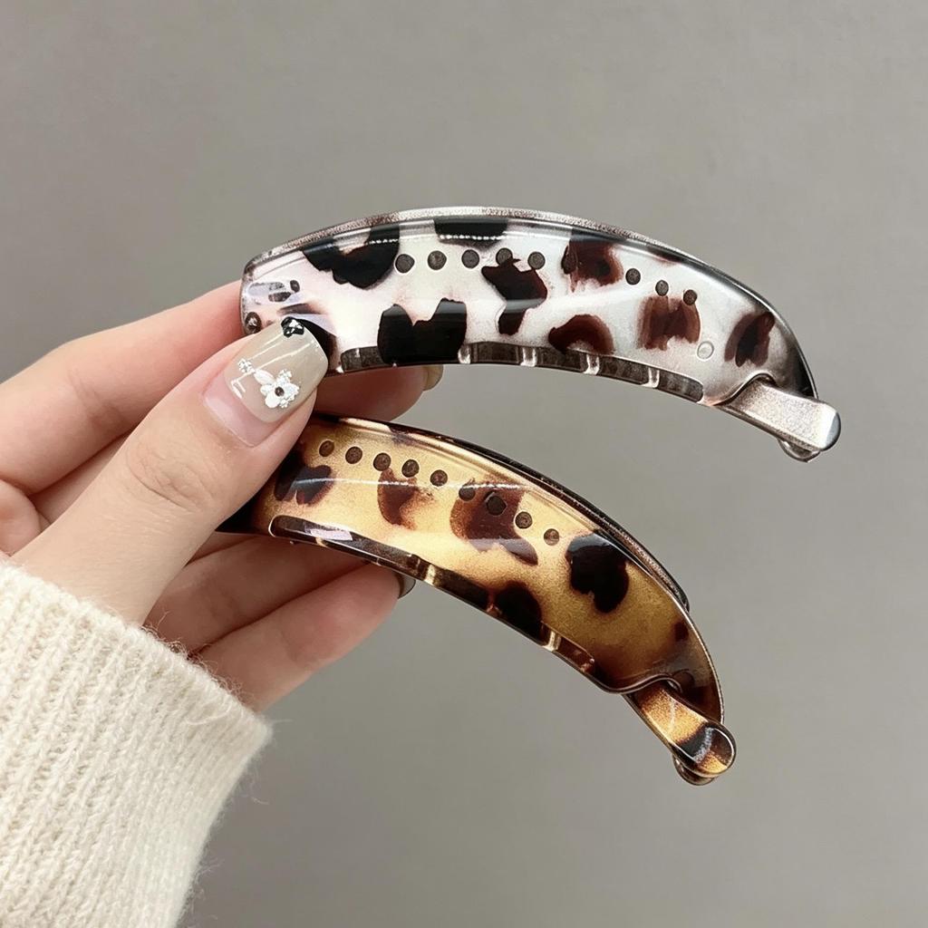 Korean Iridescent Leopard Print Hairpin - Elegant Vertical Banana Clip for Ponytails and Hair Buns.