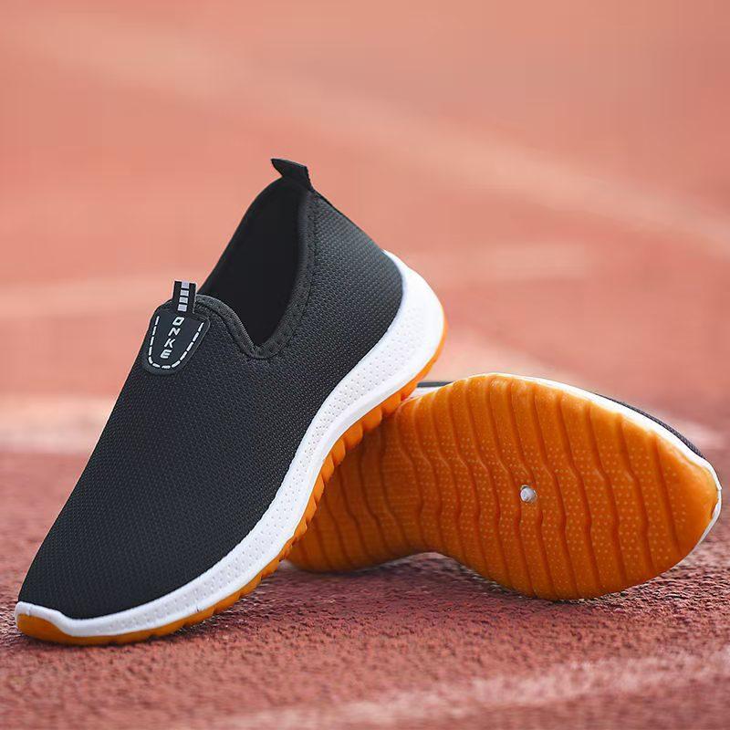 Men's net shoes new spring breathable light casual shoes men's Korean version summer running trendy shoes men's small black shoes