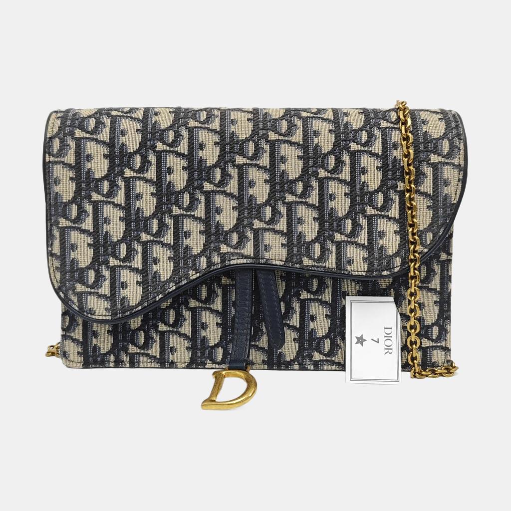 [Pre-Owned] Saddle Classic Monogram Removable Metal Chain Oblique Embroidery Fabric Saddle Bag - Very Good #IK1O9N