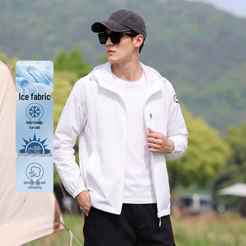 JEEP Men s Lightweight Breathable Hooded Jacket L