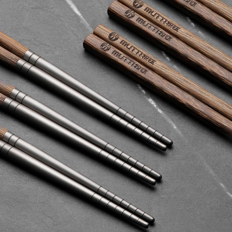 243mm Long Chopsticks Anti-slip Anti-scalding High-strength Tableware/Kitchenware Made of Wood And Pure Titanium