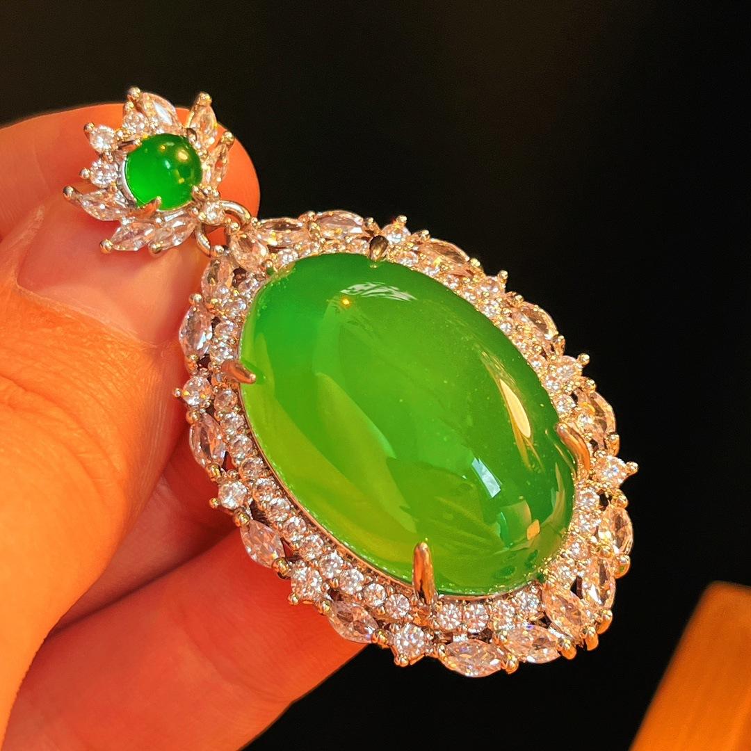 Full Green Yang Green Natural Agate Green Chalcedony Pendant Female, Real Shot Fidelity
