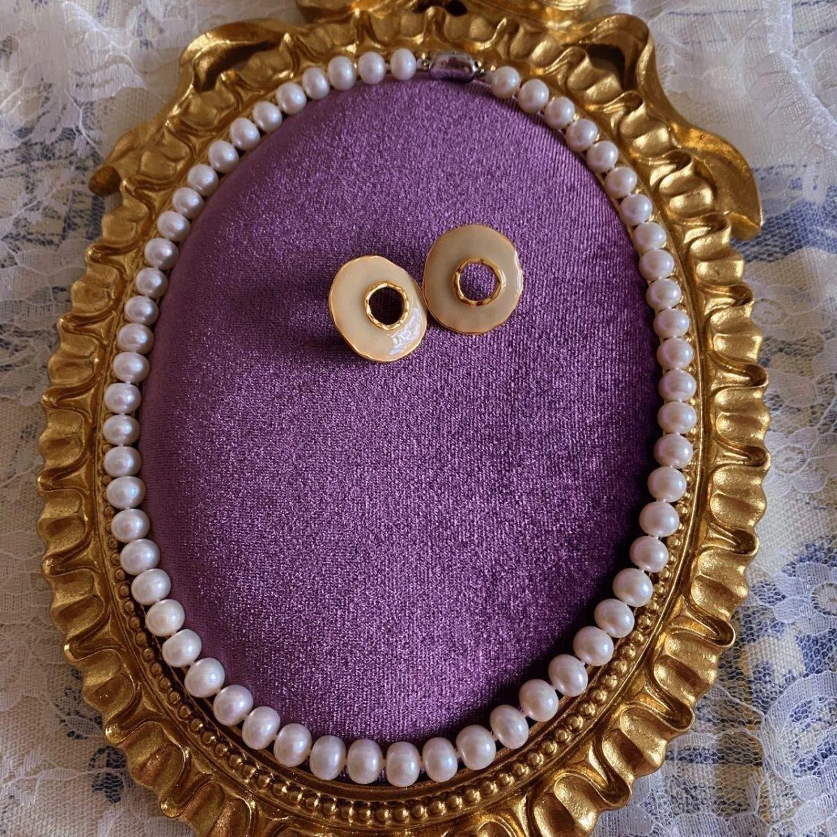 

Легкая роскошь ретро настольное украшение подставка для украшений Ювелирные изделия ювелирные изделия ожерелье серьги пусеты Хранение смола можно поставить и повесить фуксия