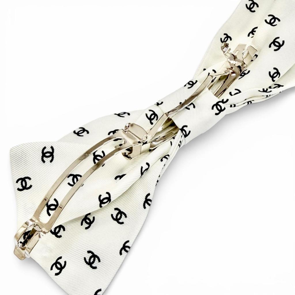 Used Excellent condition  CHANEL 25SS 25P AAA821 Mini Coco Mark Pattern Ribbon Barrette Hair Accessory Hair Clip White Black Ladies