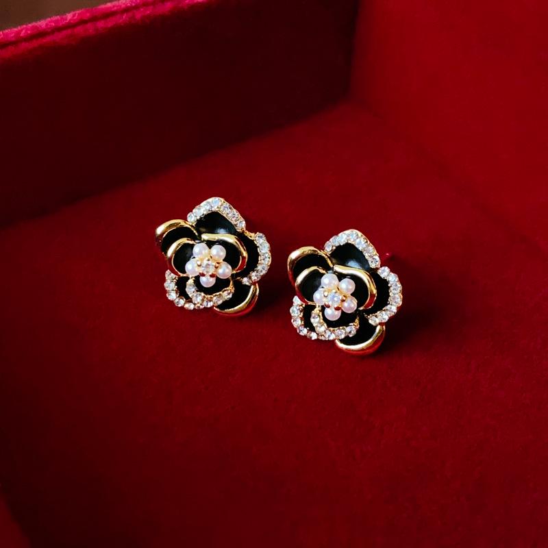 Elegant French Retro Drip Oil Zircon Faux Pearl Flower Sterling Silver Stud Earrings for Women
