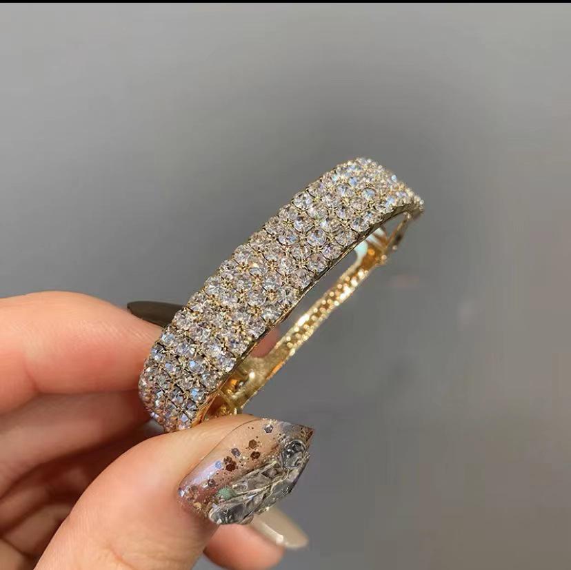 Podoabă de cap cu ciucuri de strasuri: Accesoriu Coadă de Cal cu Clips de Primăvară