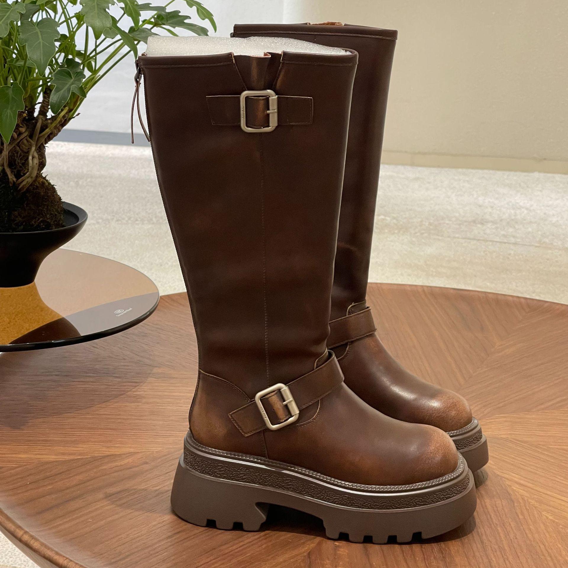 

Трендовые ретро полированные новые высокие ботинки ботинки Мартин на толстой подошве женские ботинки-локомотивы 38 хаки