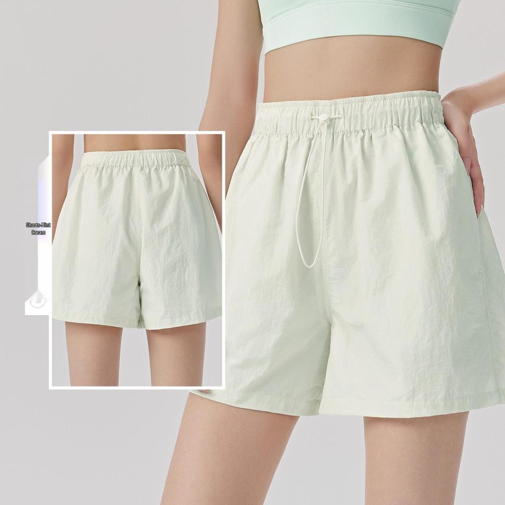 Lätt set för solskydd för kvinnor: Långärmad yogatäckning med huva och andningsaktiva, avslappnade sportshorts