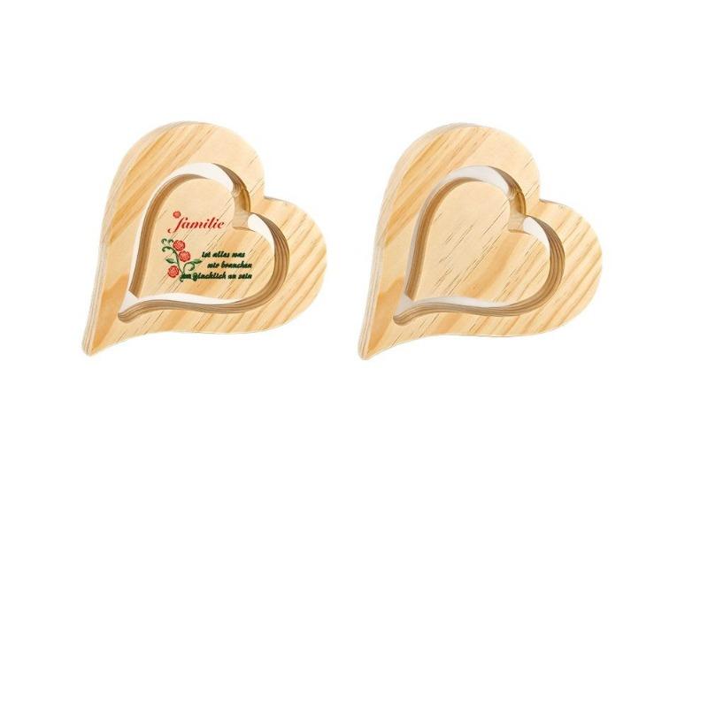 The Heart-shaped Desktop Is A Solid Wood Decorative Item with A Simple Atmosphere for Couples on The Qixi Festival