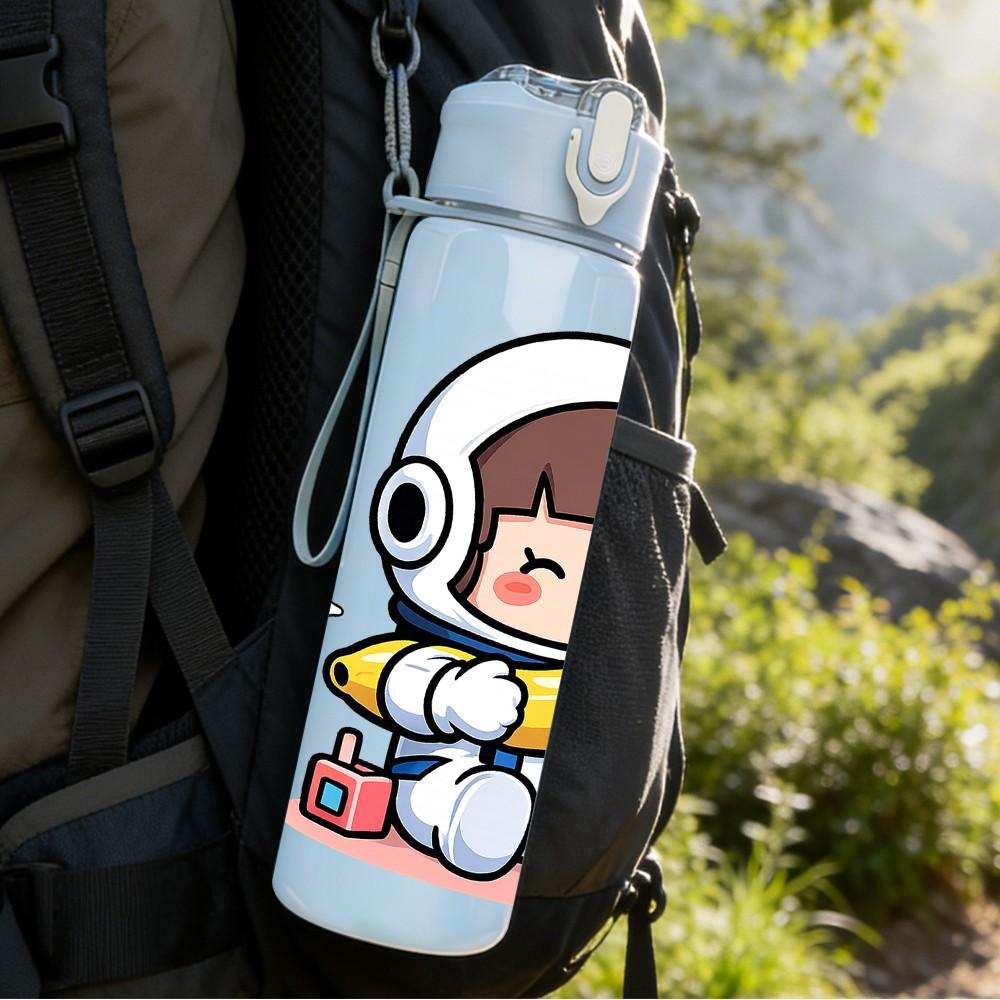 1PC Space Suit Little Astronaut 750ml Color Plastic Sports Water Bottle Leakproof Flip Straw Lid Suitable for Sports Office Home Use