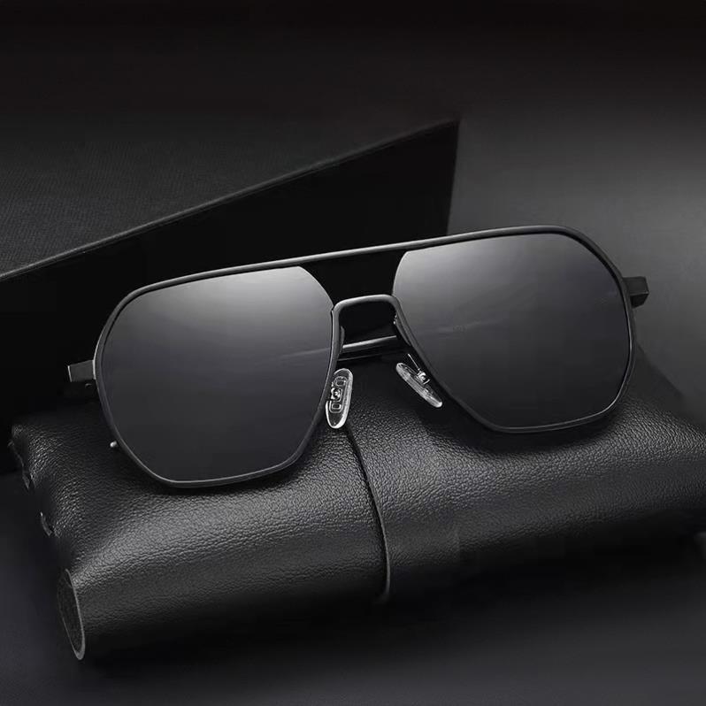 Fashion Pochromic Anti Radiation Eyeglasses For Women/Men Polarized Sunglasses