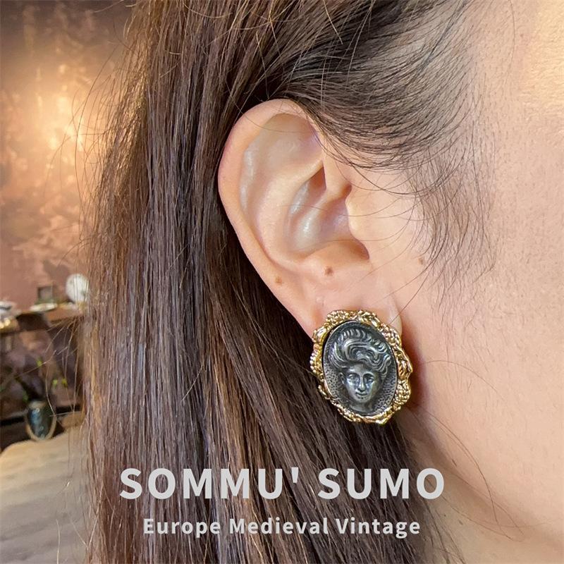 

Niche design irregular geometric metal brushed earrings exaggerated large matte earrings simple and fashionable versatile women