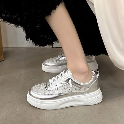 Mode Damen Frühling Neue Vielseitige Board Schuhe Atmungsaktiv Dicke Sohle Runde Zehenpartie Weiche Sohle Sneaker Glänzende Oberfläche Freizeitschuhe 36-40