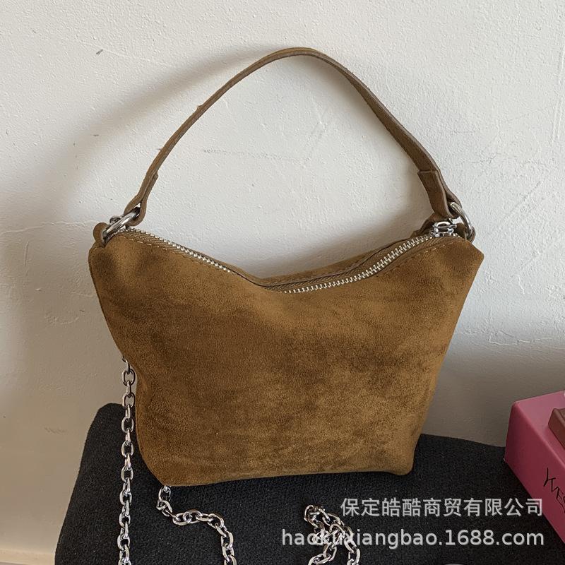 Super Fire Chain Shoulder Messenger Bag Women's Bag 2025 New Niche Design Bag Summer Versatile Portable Dumpling Bag