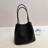 Fashionable, Niche, Unique Underarm Bag, Hand-held Woven Bag, Trendy and Simple Crossbody Tote Bag