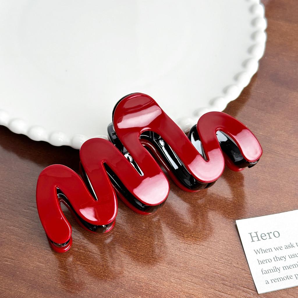 

Fashionable Dorwi Anchora Red Series Hair Claw Versatile Hair Accessory For Stylish Everyday Looks And Elegant Updos Snake Clip