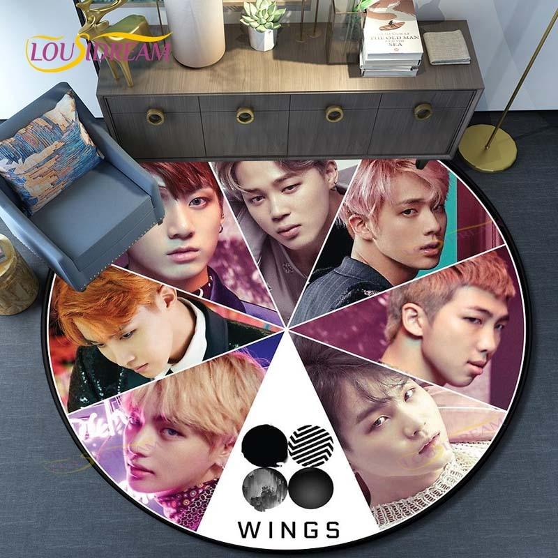 Tappeto Rotondo Kpop Bangtan Boys Tappetino per Pavimento Camera da Letto Tappeto Animale in Flanella Tappetino Antiscivolo per Gioco Bambini Tappetini Decorazione Stanza Bambini