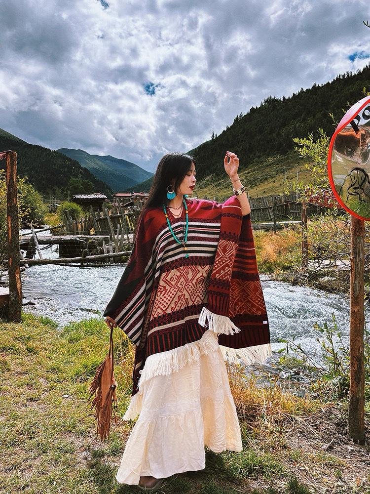 Ethnic Style Tassel Shawl: Xinjiang Tibet Yunnan Lijiang Travel Jacquard Outerwear Warm Striped Cape