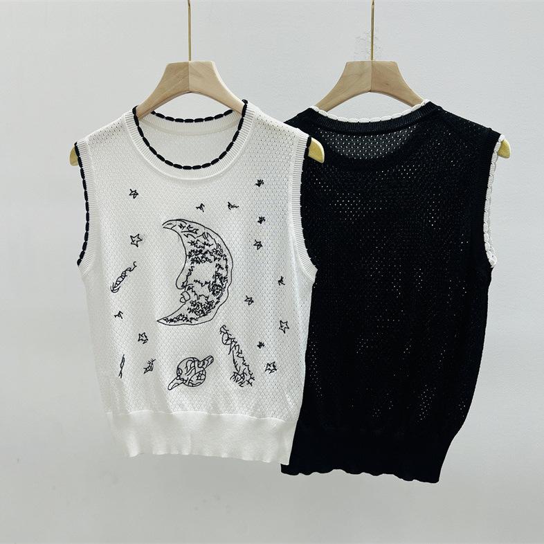 Summer Fashion Hollow Out Sweater Vest Sleeveless Moon Embroidery Knitted Top Women O-Neck Slim Black White Vest B-059