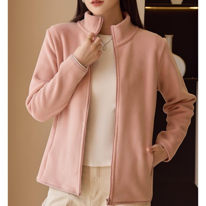 Женское осенне-зимнее пальто с воротником-стойкой — фото 12