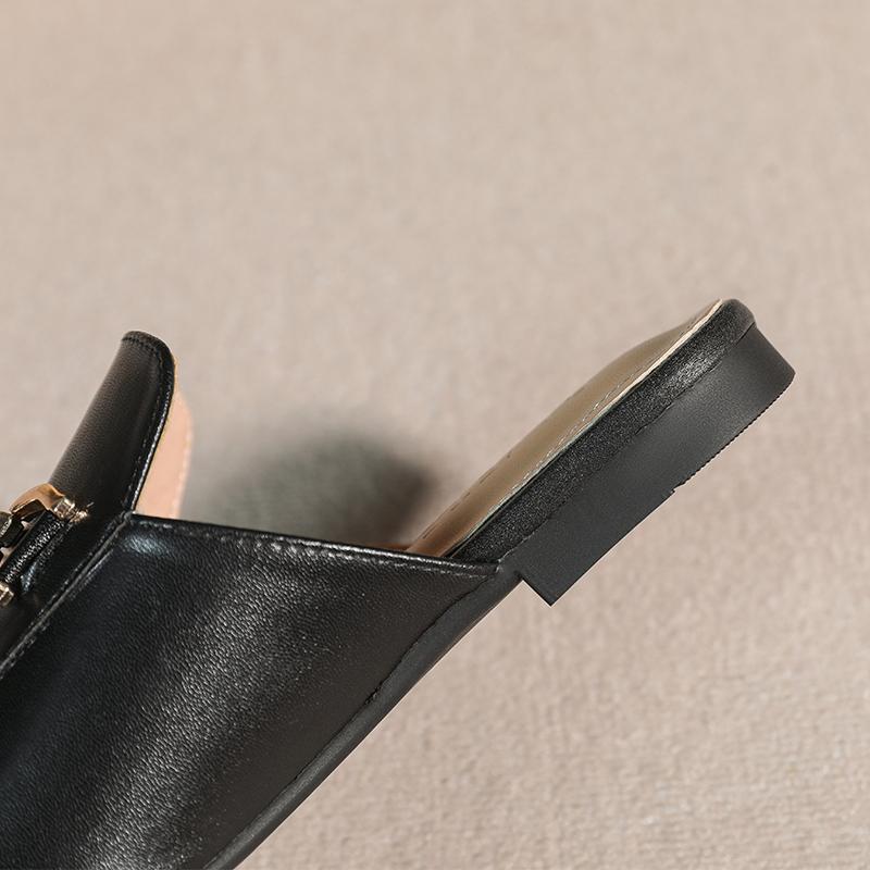 Fashion 2024 Spring and Summer Women’s Outer Wear Slippers Flat Shoes Women's Casual Mules Stylish Metal Decoration Large Size 41-44