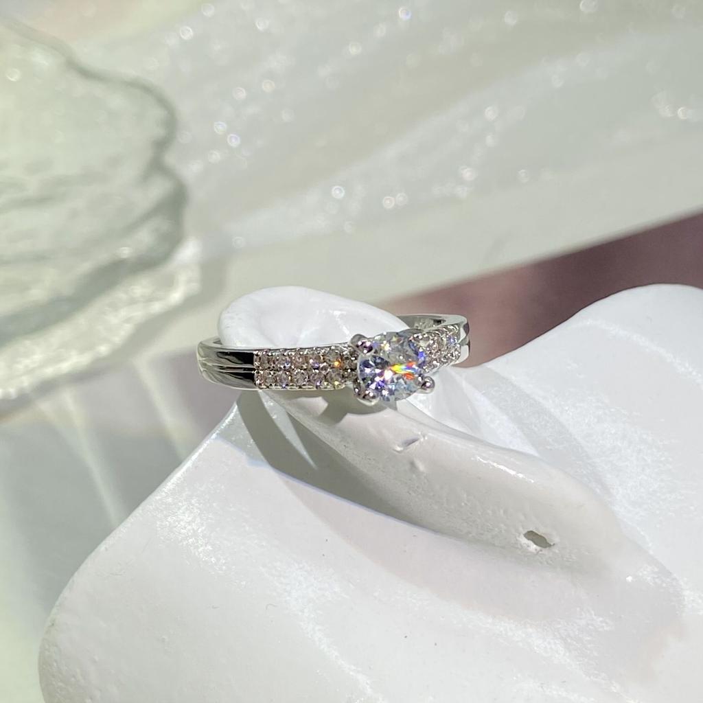 European and American Jewelry Hand-dressing Small Four Claw Zircon Ring Diamond Set Ring