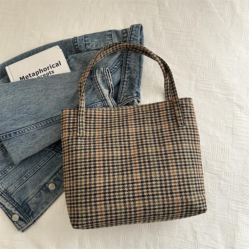 

Черно-белая полосатая сумка-тоут большой вместимости, портативная, универсальная сумка через плечо, женская весенняя новинка 2025, сумка через плечо коричневый