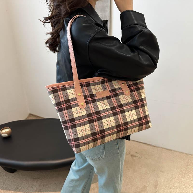 Stylish 2024 Large Capacity Womens Tote Bag For Work Commuting With Chic Checkered Design