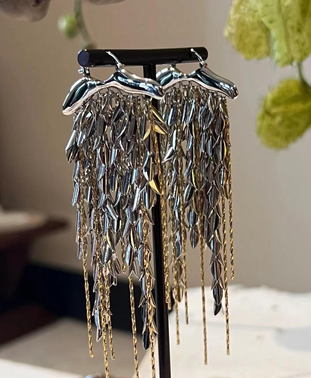 

Серьги-кисточки с цепочкой в виде листьев: Элегантная, Уникальная, Заявляющая о себе Роскошь с Высококлассным Ощущением