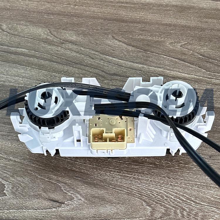 Toyota Car Climate Control Switch Panel 55900-0K010 - High Quality Replacement for Air Conditioning and Heating.