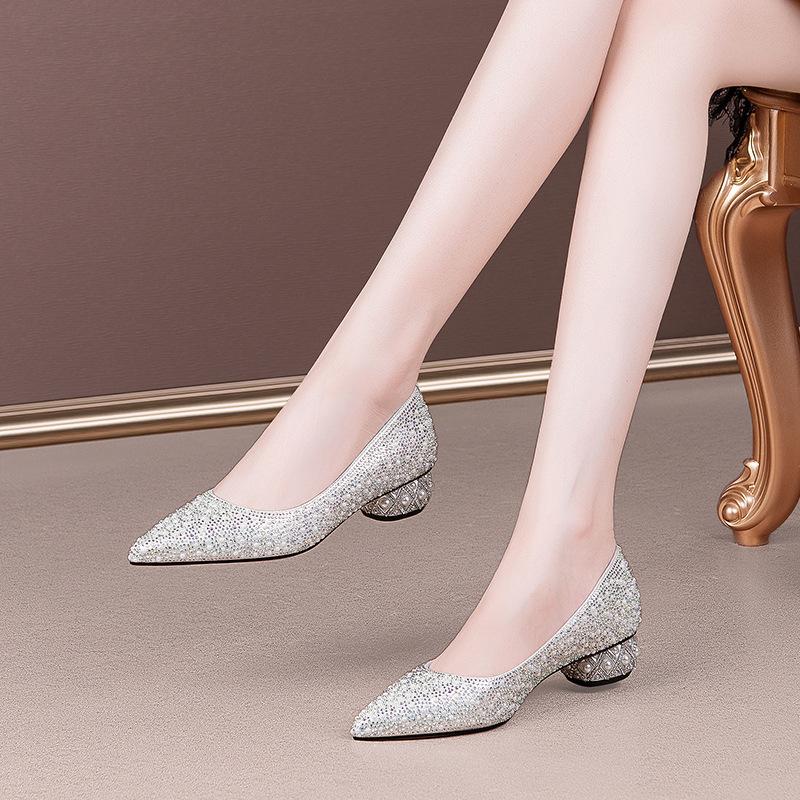 2025 spring and autumn new pearl rhinestone light mouth thick heel single shoes women's flat heel shoes fashion low heel large size women's shoes lady