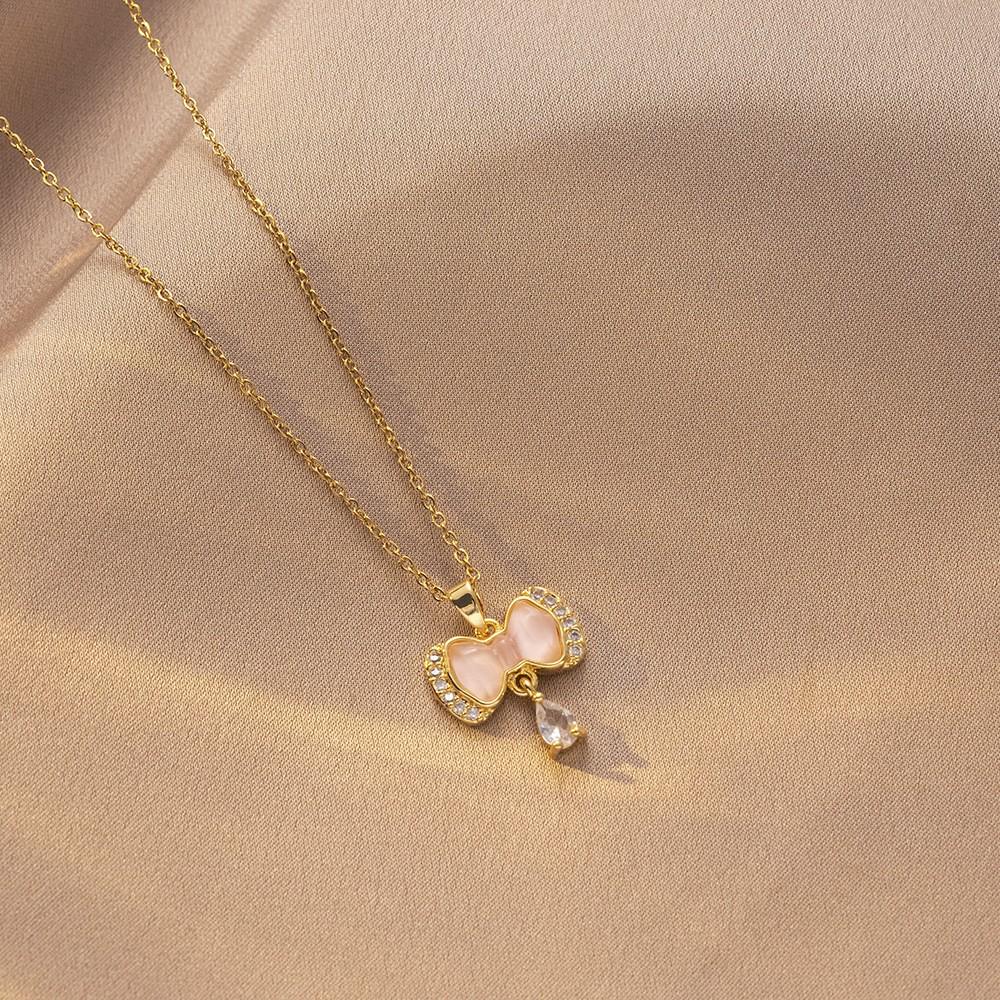 Women's Butterfly Zirconia Clavicle Necklace: Elegant, Fashionable, Titanium Steel Jewelry