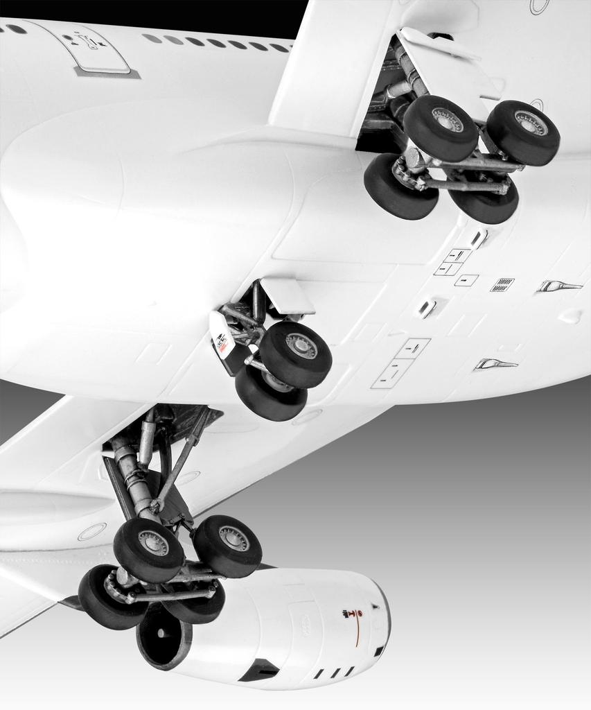 Revell Scale Airbus Lufthansa Passenger Aircraft Plastic Model Kit 03803 1/144 A340-300