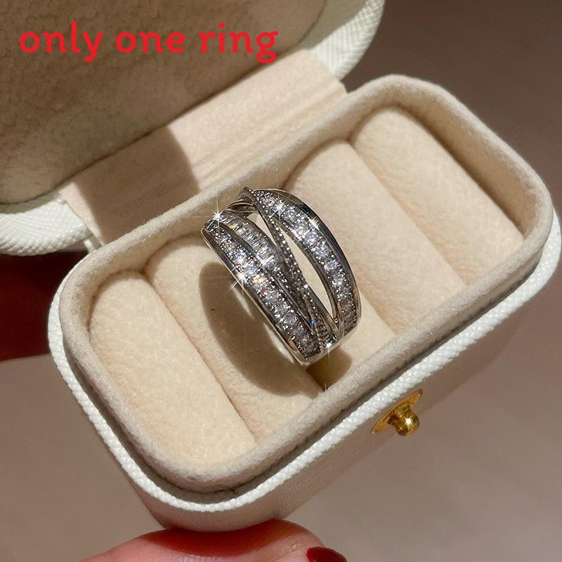 Geometric Design Stackable Ring For Women With Stylish Metallic Finish серебряный
