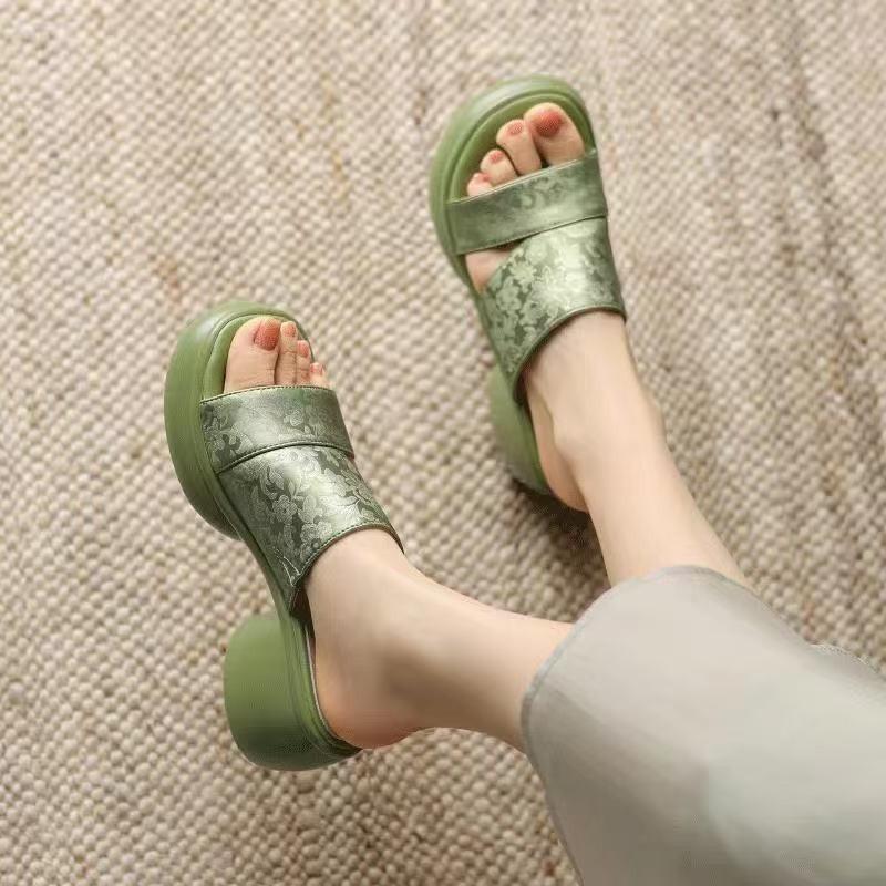 New Chinese slippers summer soft-soled outer wear non-slip national style one-word drag 2025 thick-soled fashion beach sandals women