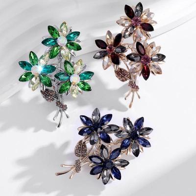 Modische Minimalistische Strass Kristall Blume Brosche Für Damen Kleidung Schmuck Accessoires