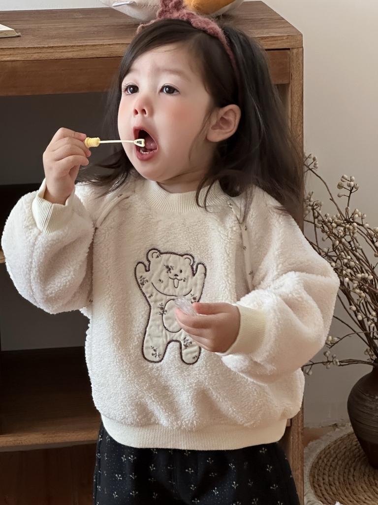 Baby clothes thickened autumn and winter children's clothing new children's winter clothing girls wool sweater fleece set