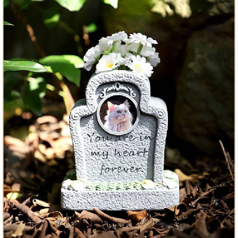 Resin Pet Memorial Stone For Dog Remembrance And Garden Decor