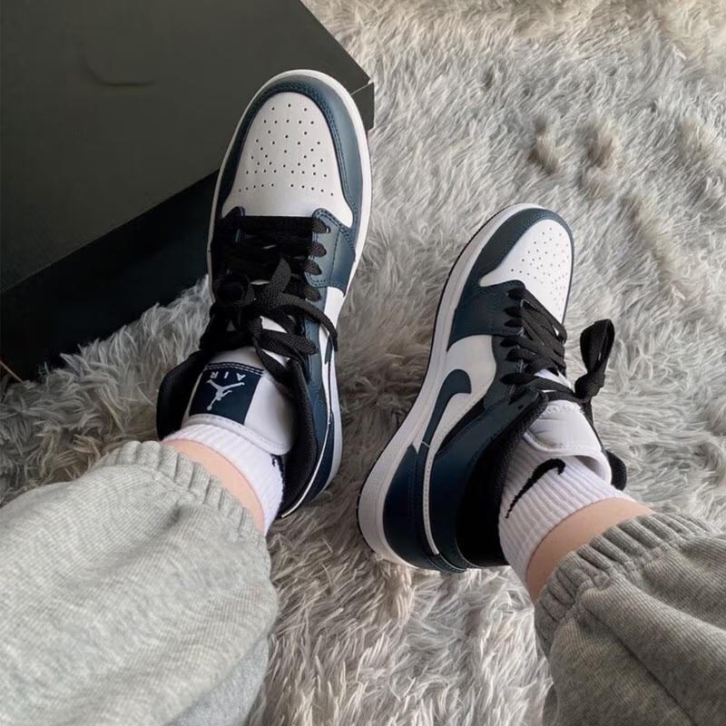 Jordan 1 Mid Armory Navy GS 554725-411