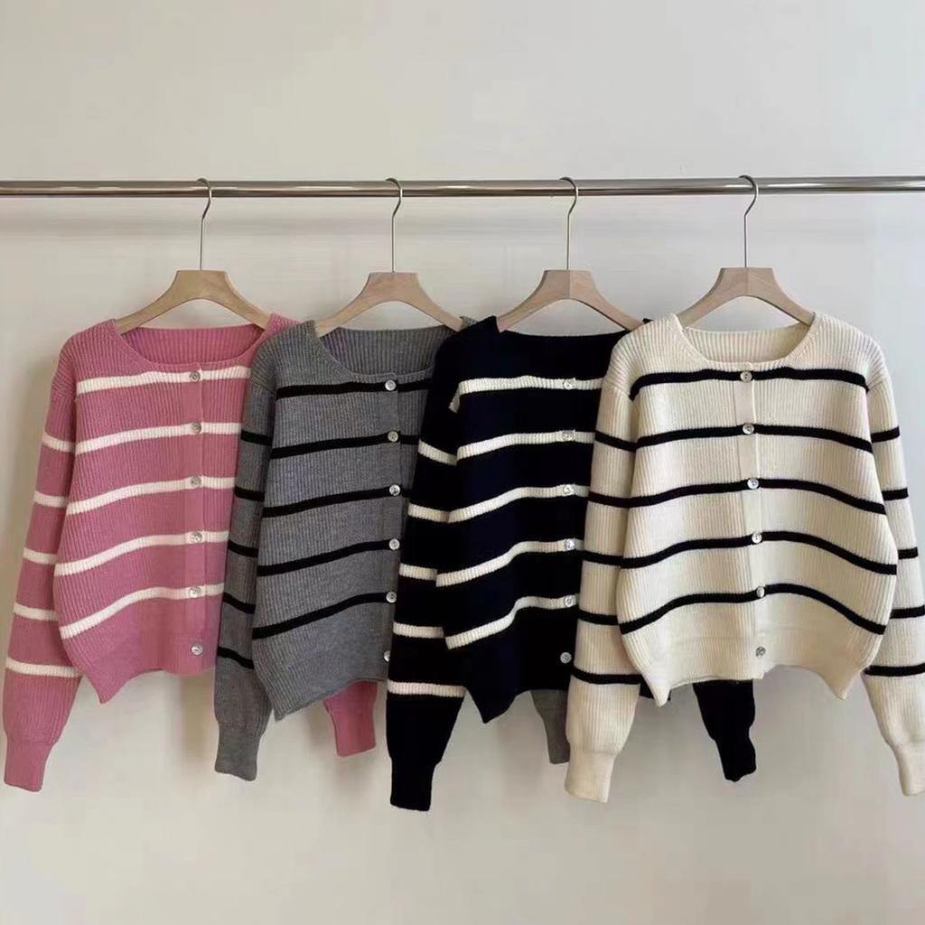 Strickjacke 2023 Herbst/Winter Gestreifte Strickjacke Frauen Design Gefühl Weich Klebrigen Arctic Velvet Academy Pullover Weiblichen Mantel