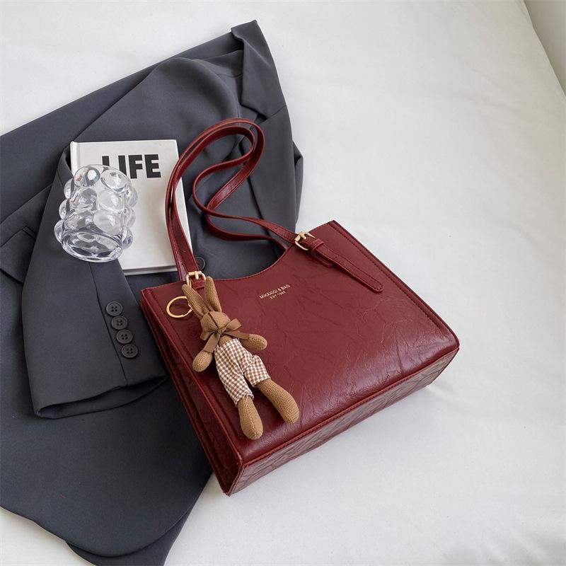 

Bag women s new trendy Korean version bag retro armpit bag casual fashion handbag beautiful shoulder tote bag no pendant красный