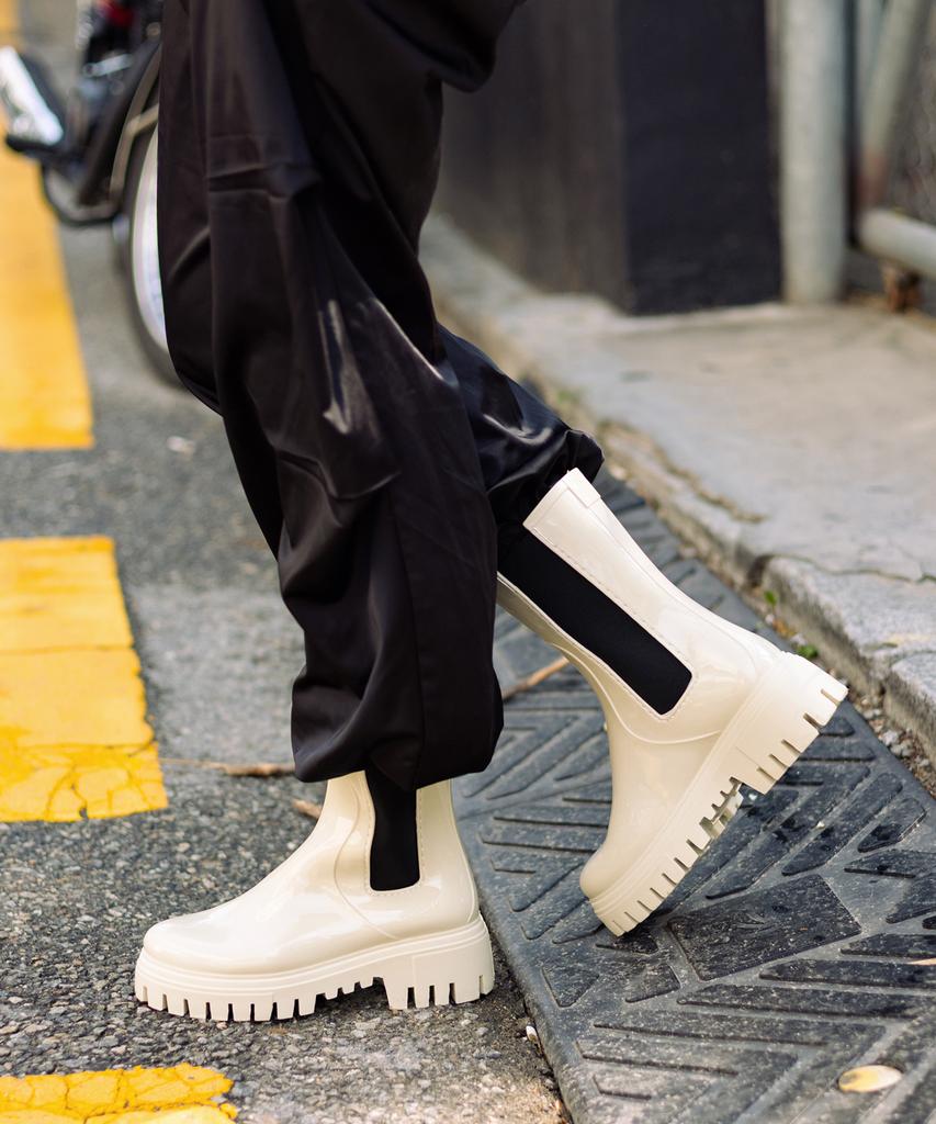 Cesti High-Top Chelsea Rain Boots (Ivory)
