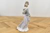 Lladro “Una Giornata di Sole” #5003 Statuina di Dama - Ombrello Mancante - Porcellana Spagnola