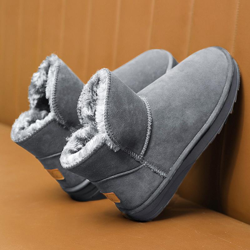 Winter Warm and Velvet Northeast Snow Boots Men's 2025 New Thickened Couple Shoes Bread Shoes Short Boots Non-slip Cotton Shoes