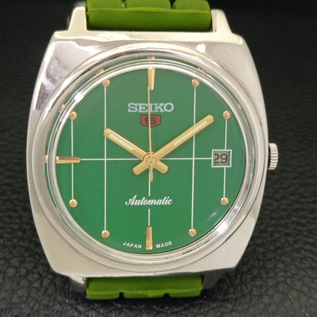 SEIKO 5 AUTOMATIC VINTAGE 7005A JAPAN MENS GREEN COLOR DIAL WATCH a702305-5