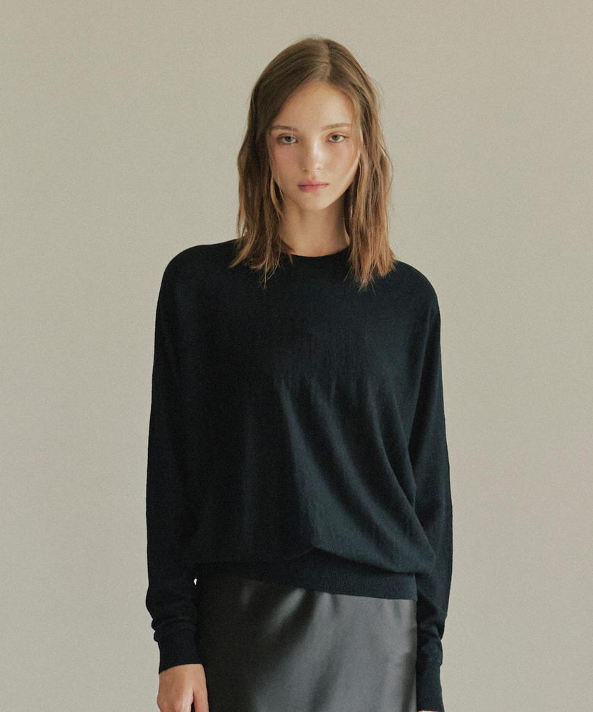 JE NE SAIS QUOI Loose Fit Bias Cut Cashmere Knit_ Black